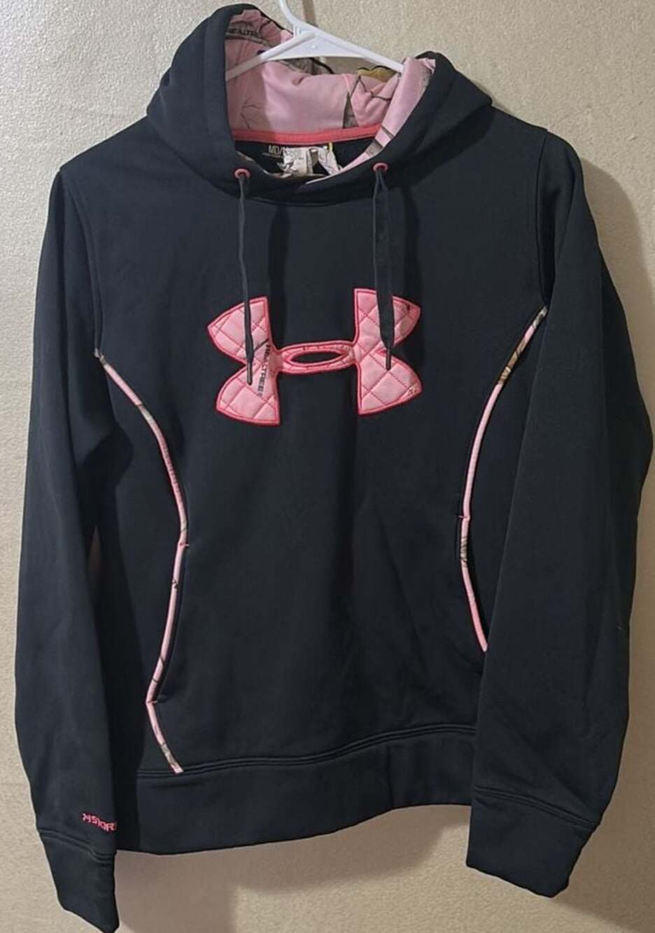 Under Armour ColdGear Loose Women's Black Hoodie with Pink Realtree Size M